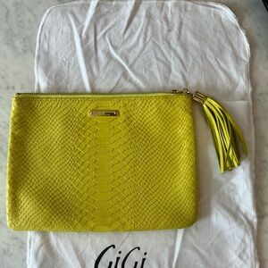 Gigi New York all in one clutch, good condition.